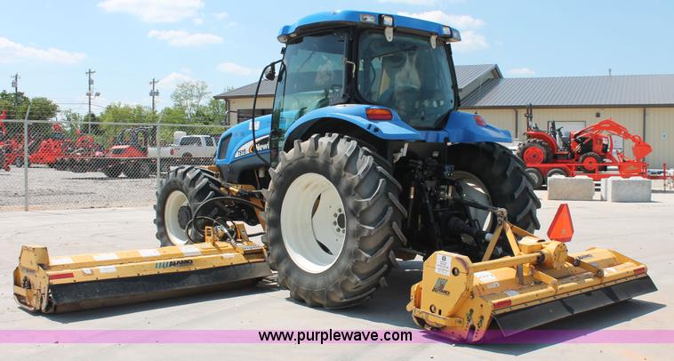 image for item H5821 2005 New Holland TS115A MFWD tractor