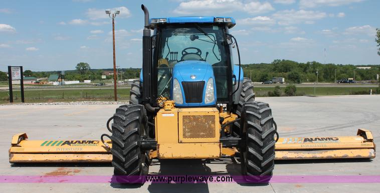 image for item H5821 2005 New Holland TS115A MFWD tractor
