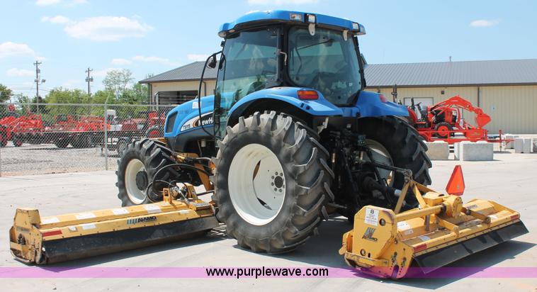 image for item H5821 2005 New Holland TS115A MFWD tractor