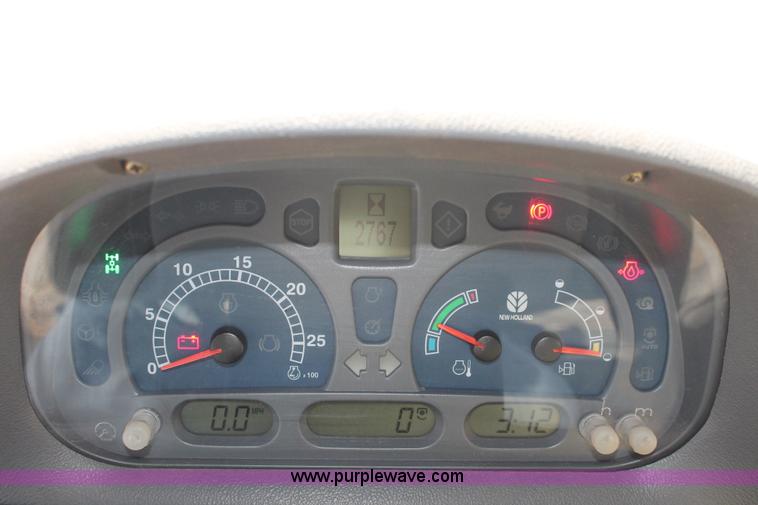 image for item H5821 2005 New Holland TS115A MFWD tractor