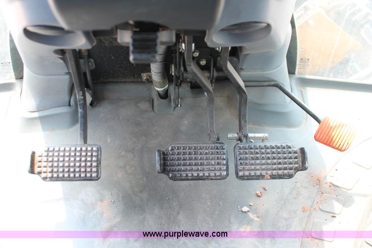 image for item H5821 2005 New Holland TS115A MFWD tractor