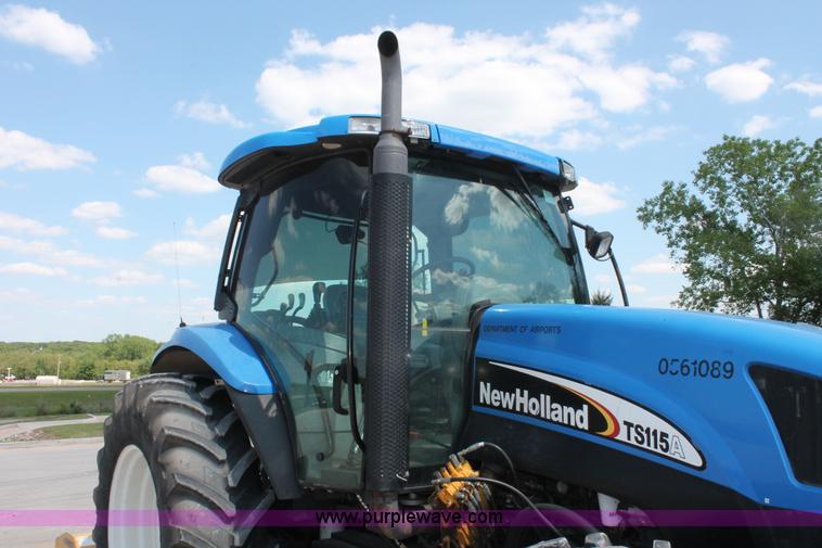 image for item H5821 2005 New Holland TS115A MFWD tractor