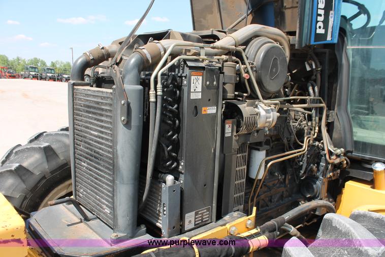 image for item H5821 2005 New Holland TS115A MFWD tractor