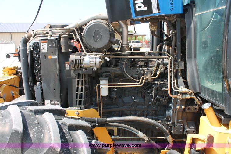 image for item H5821 2005 New Holland TS115A MFWD tractor