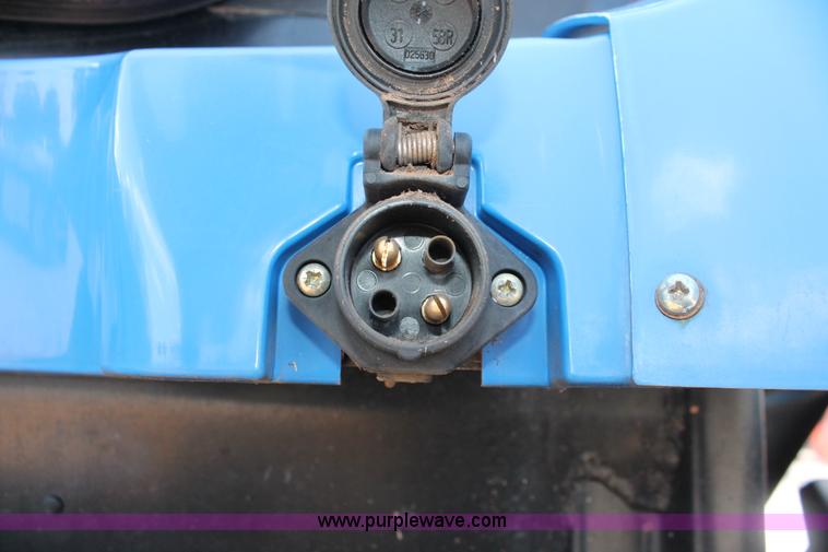 image for item H5821 2005 New Holland TS115A MFWD tractor