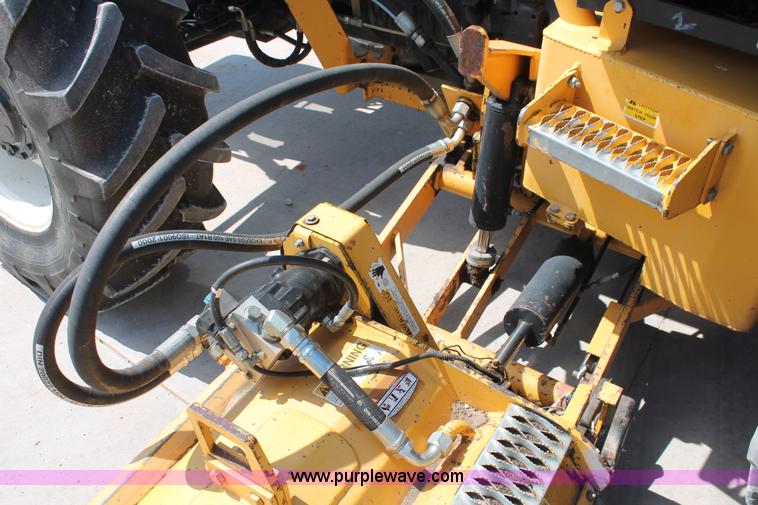 image for item H5821 2005 New Holland TS115A MFWD tractor