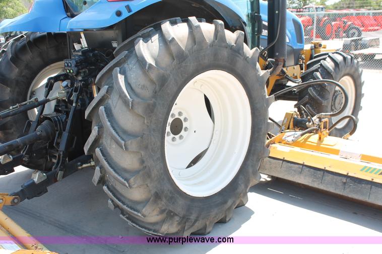 image for item H5821 2005 New Holland TS115A MFWD tractor