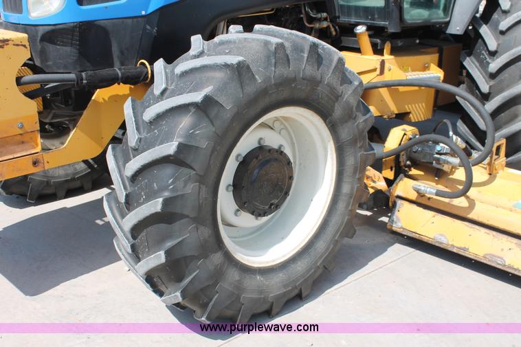 image for item H5821 2005 New Holland TS115A MFWD tractor