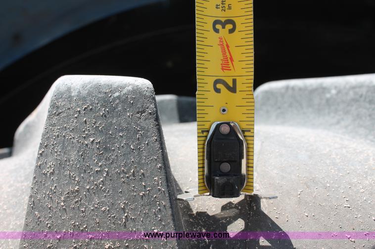 image for item H5821 2005 New Holland TS115A MFWD tractor