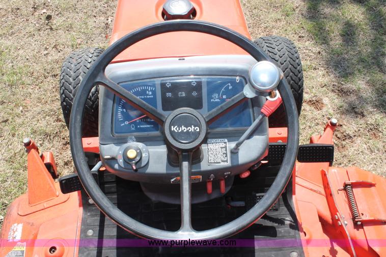 image for item H5827 1998 Kubota B7300 MFWD tractor