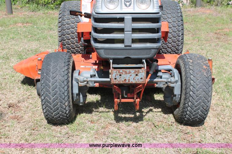 image for item H5827 1998 Kubota B7300 MFWD tractor