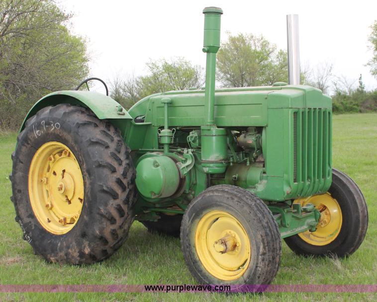 image for item H5839 John Deere D tractor