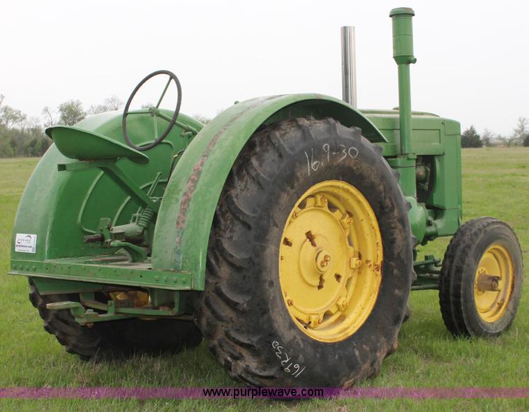 image for item H5839 John Deere D tractor