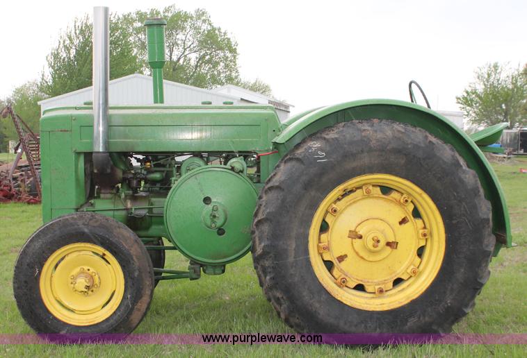 image for item H5839 John Deere D tractor