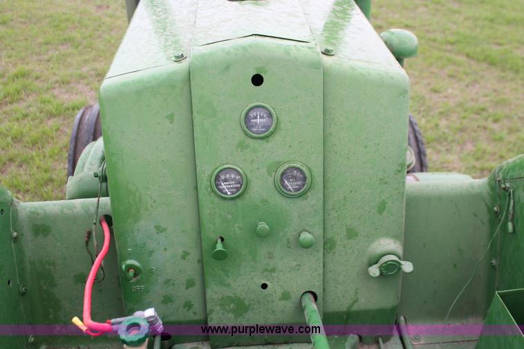 image for item H5839 John Deere D tractor