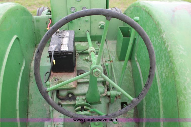 image for item H5839 John Deere D tractor