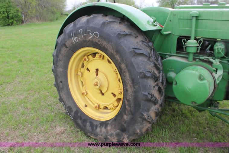 image for item H5839 John Deere D tractor