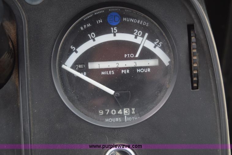 image for item H8585 1980 John Deere 4240 tractor