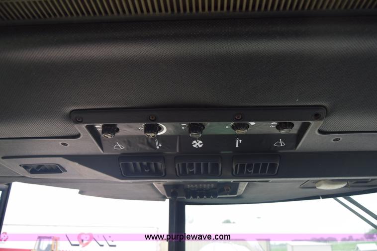 image for item H8585 1980 John Deere 4240 tractor