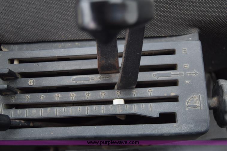 image for item H8585 1980 John Deere 4240 tractor