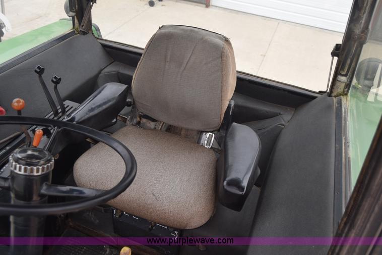 image for item H8585 1980 John Deere 4240 tractor