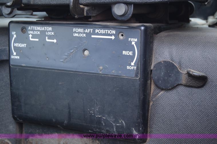 image for item H8585 1980 John Deere 4240 tractor