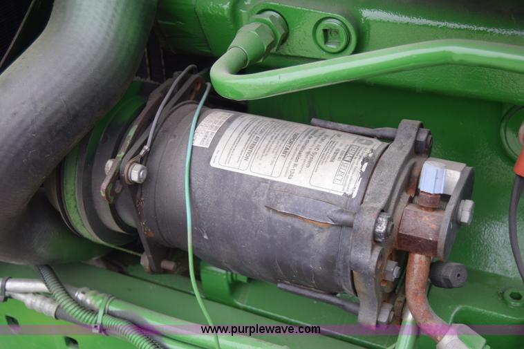 image for item H8585 1980 John Deere 4240 tractor