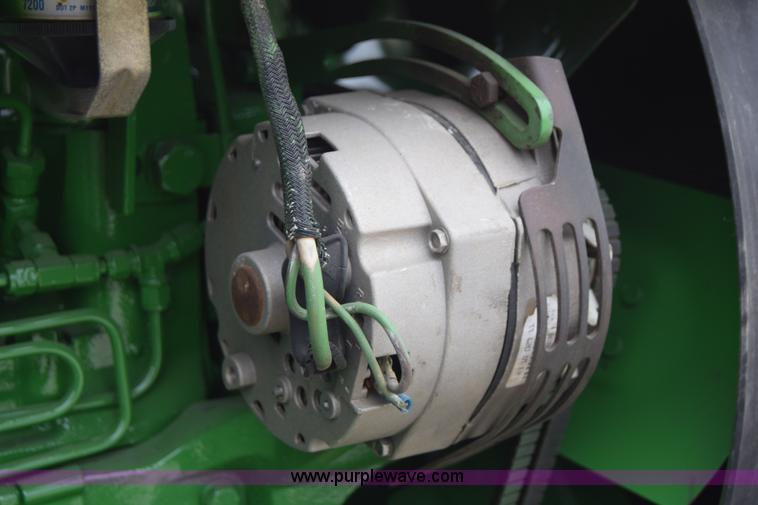 image for item H8585 1980 John Deere 4240 tractor