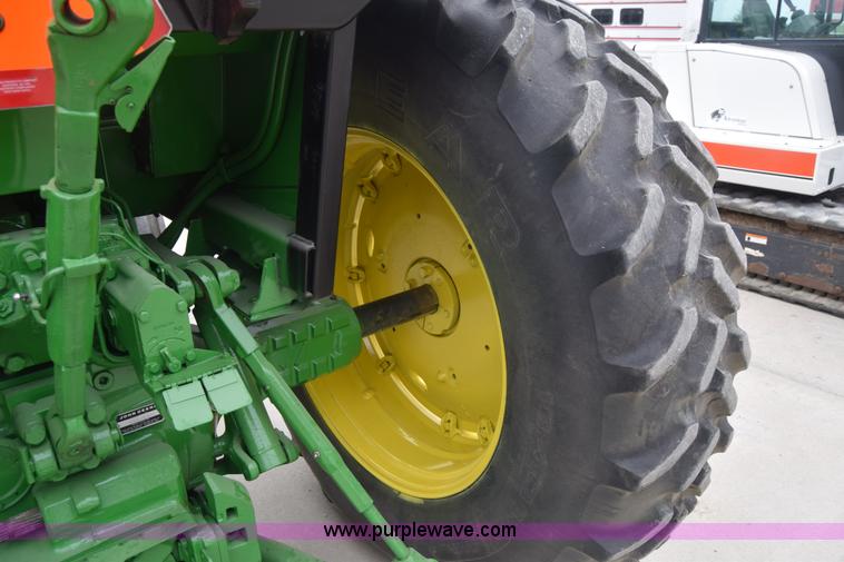 image for item H8585 1980 John Deere 4240 tractor