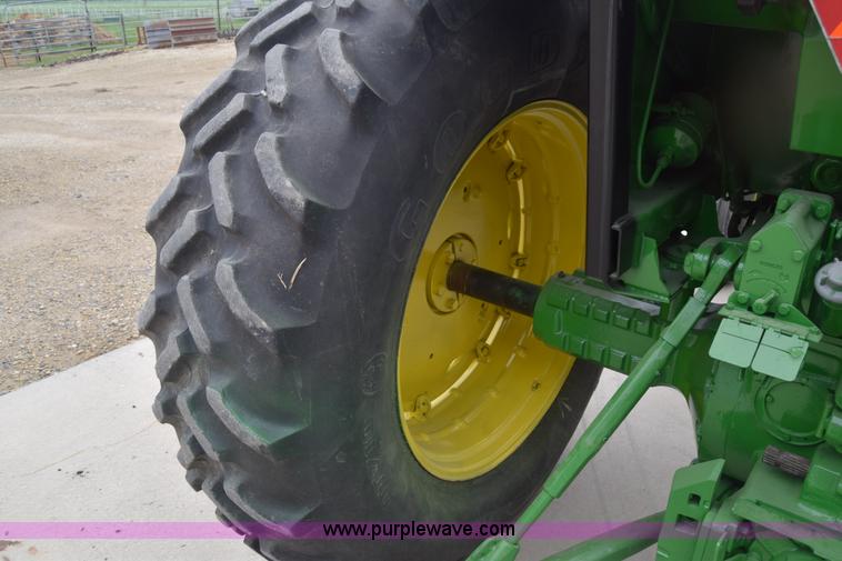 image for item H8585 1980 John Deere 4240 tractor