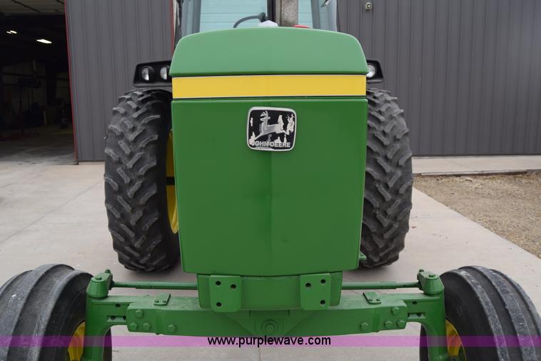 image for item H8585 1980 John Deere 4240 tractor