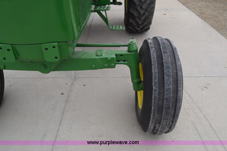 image for item H8585 1980 John Deere 4240 tractor