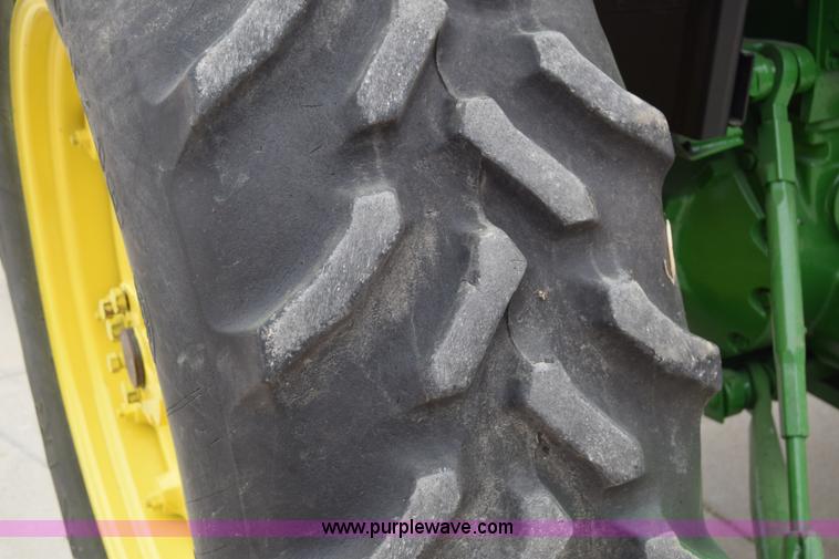 image for item H8585 1980 John Deere 4240 tractor