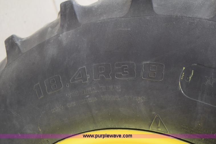 image for item H8585 1980 John Deere 4240 tractor