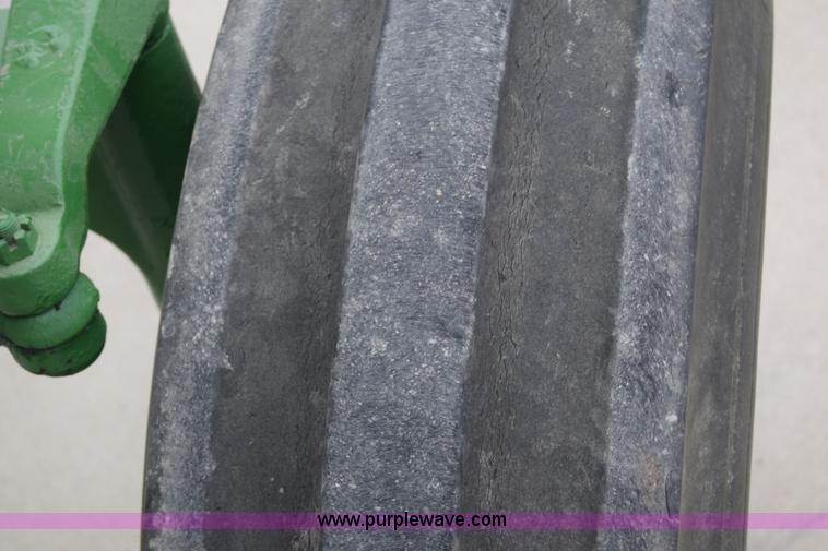 image for item H8585 1980 John Deere 4240 tractor