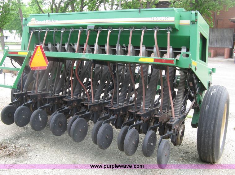 image for item H8592 2001 Great Plains 1005NG no-till drill