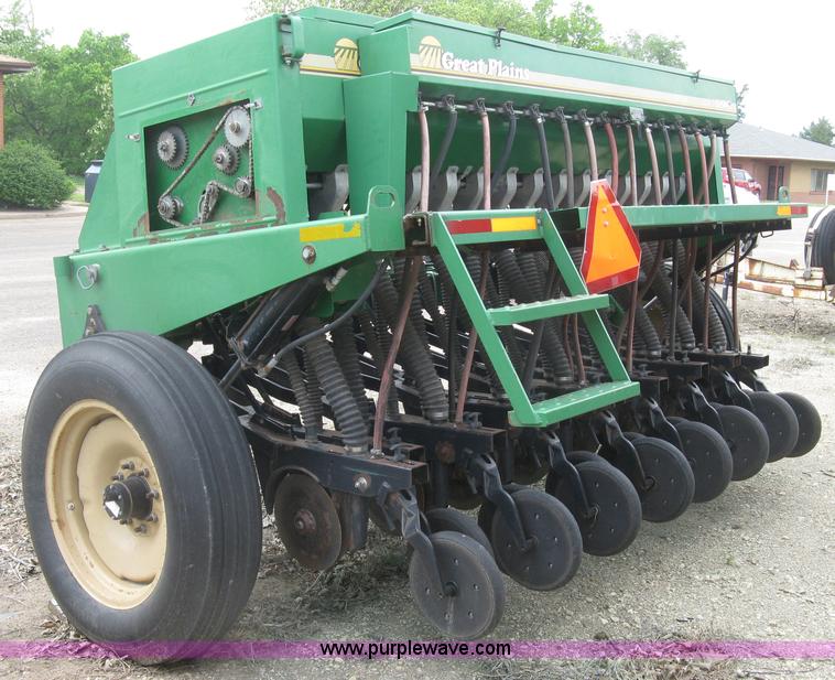 image for item H8592 2001 Great Plains 1005NG no-till drill