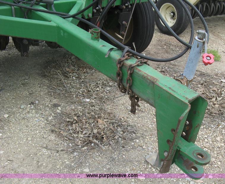 image for item H8592 2001 Great Plains 1005NG no-till drill