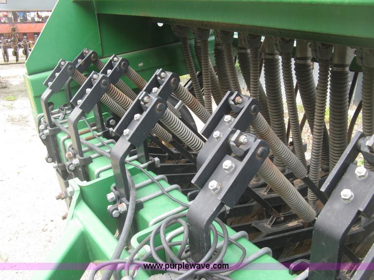 image for item H8592 2001 Great Plains 1005NG no-till drill