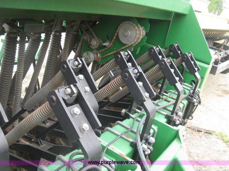 image for item H8592 2001 Great Plains 1005NG no-till drill