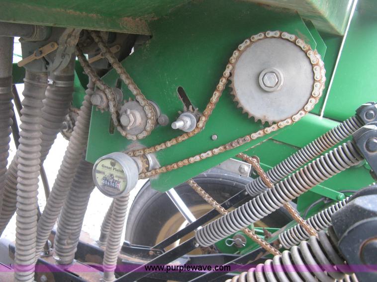 image for item H8592 2001 Great Plains 1005NG no-till drill