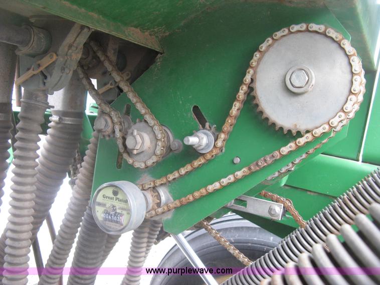 image for item H8592 2001 Great Plains 1005NG no-till drill