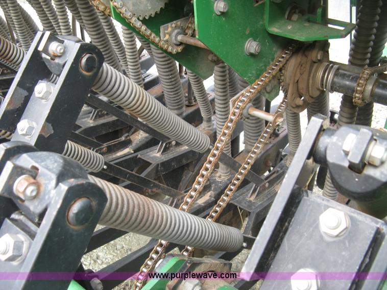 image for item H8592 2001 Great Plains 1005NG no-till drill