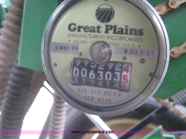 image for item H8592 2001 Great Plains 1005NG no-till drill