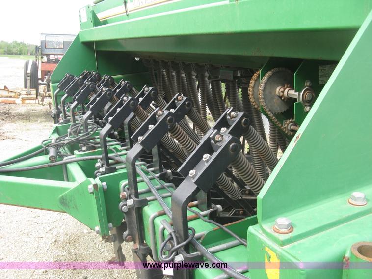 image for item H8592 2001 Great Plains 1005NG no-till drill