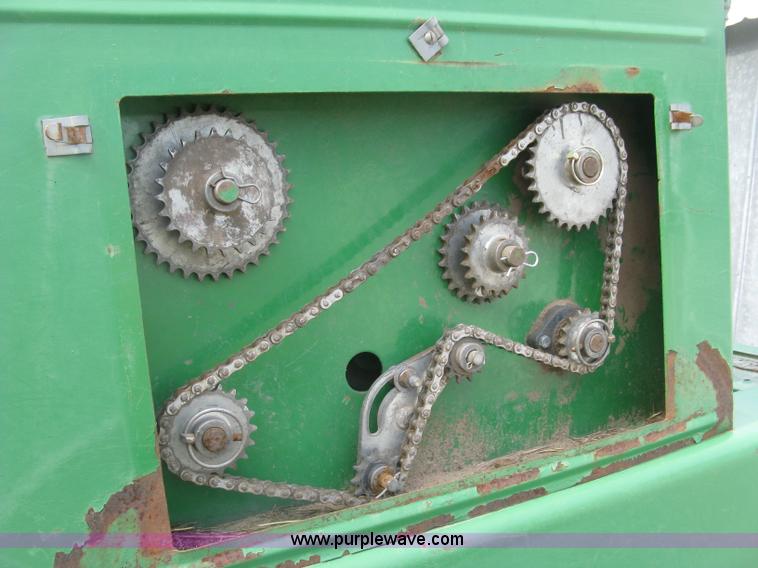 image for item H8592 2001 Great Plains 1005NG no-till drill