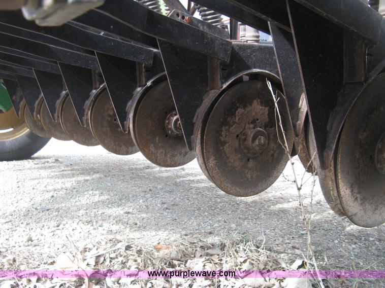 image for item H8592 2001 Great Plains 1005NG no-till drill