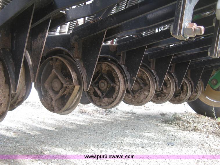 image for item H8592 2001 Great Plains 1005NG no-till drill