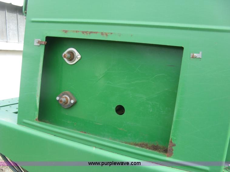 image for item H8592 2001 Great Plains 1005NG no-till drill