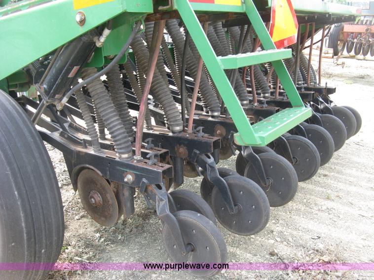 image for item H8592 2001 Great Plains 1005NG no-till drill